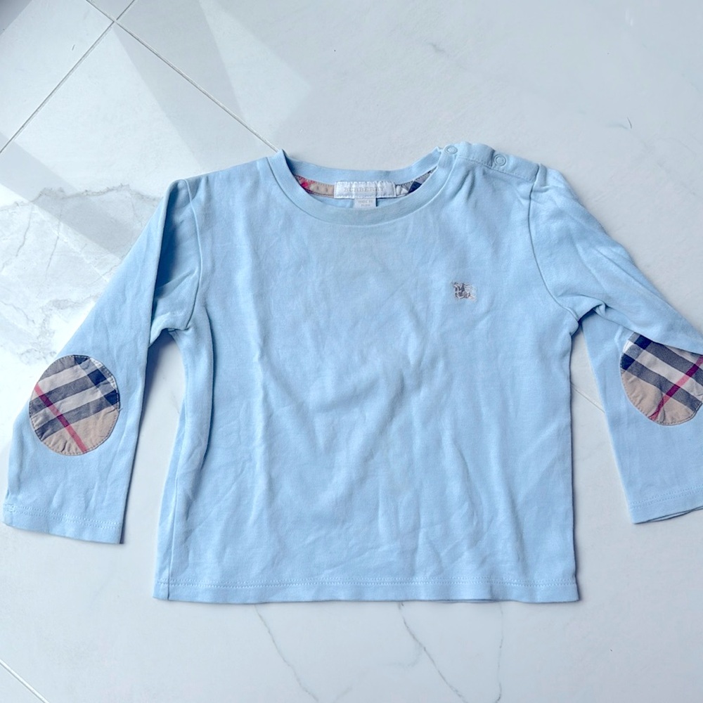 Burberry t shirt